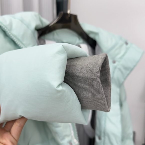 Canada Goose Junction Parke in aquamarine capsule collection - Picture 8 of 9